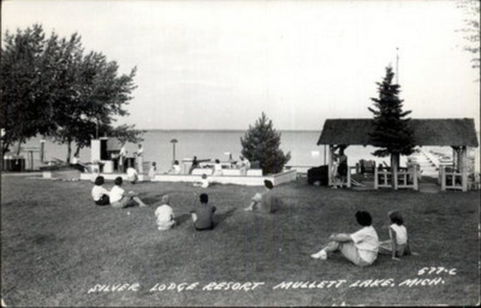 Silver Lodge Resort - Old Postcard